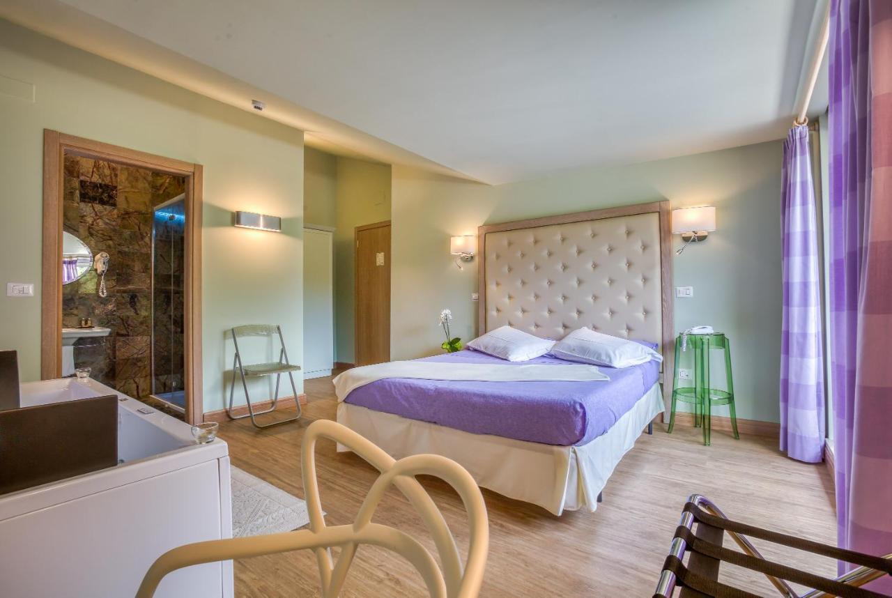 Queen Room Spa Bath