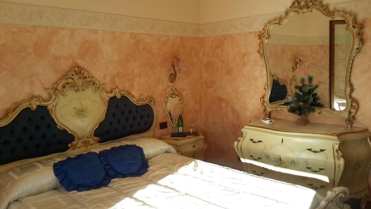 Suite,1033511033:JPEG