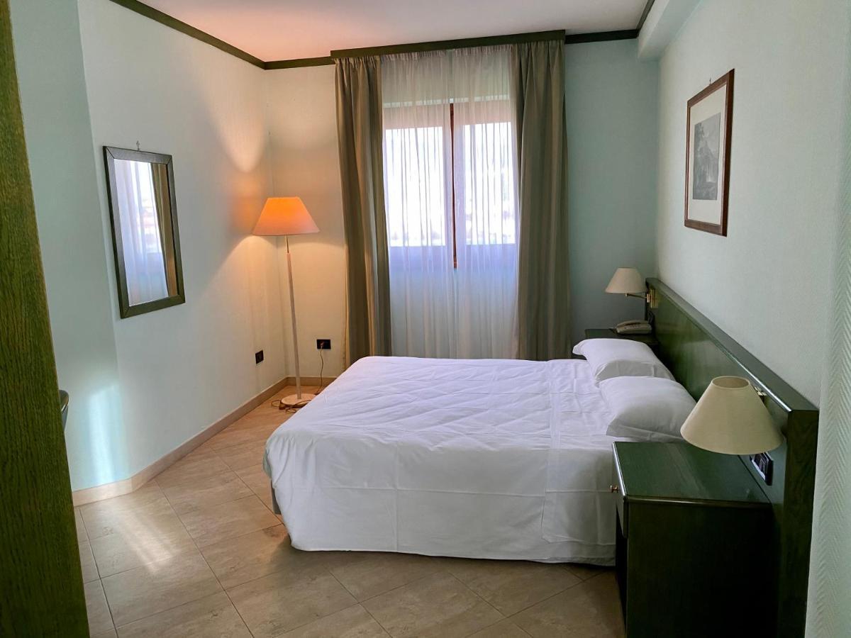 Double or Twin Room,1145789206:JPEG