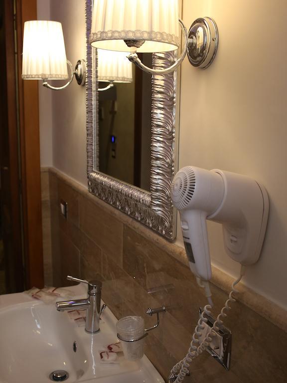 Budget Twin Room,1260533305:JPEG