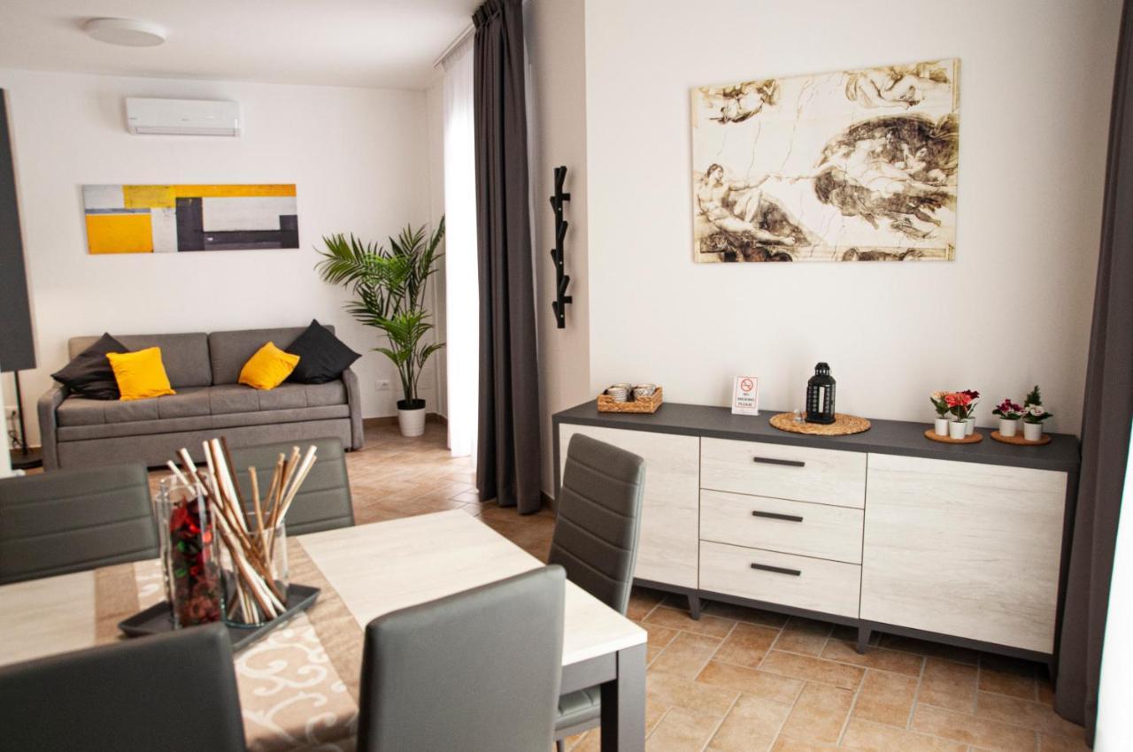 Two-Bedroom House,1101331887:JPEG