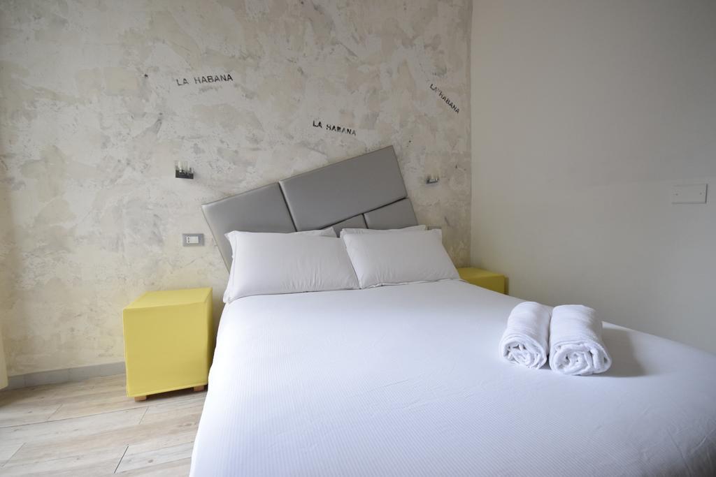 Small Double Room,109935900:JPEG