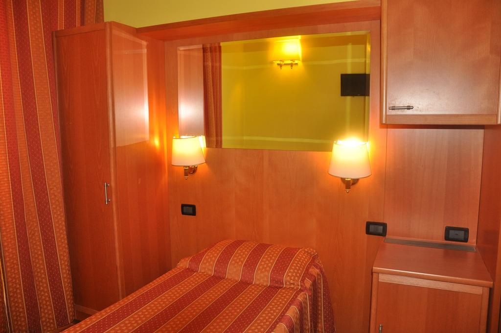 Habitación Individual con baño compartido