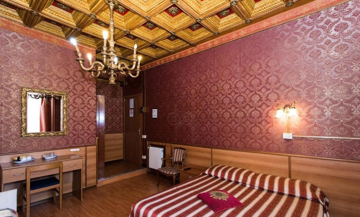 Double Room with Balcony,1743444600:JPEG