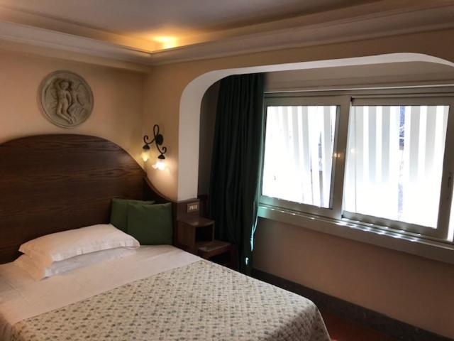Single Room with Private Bathroom,1132659591:JPEG