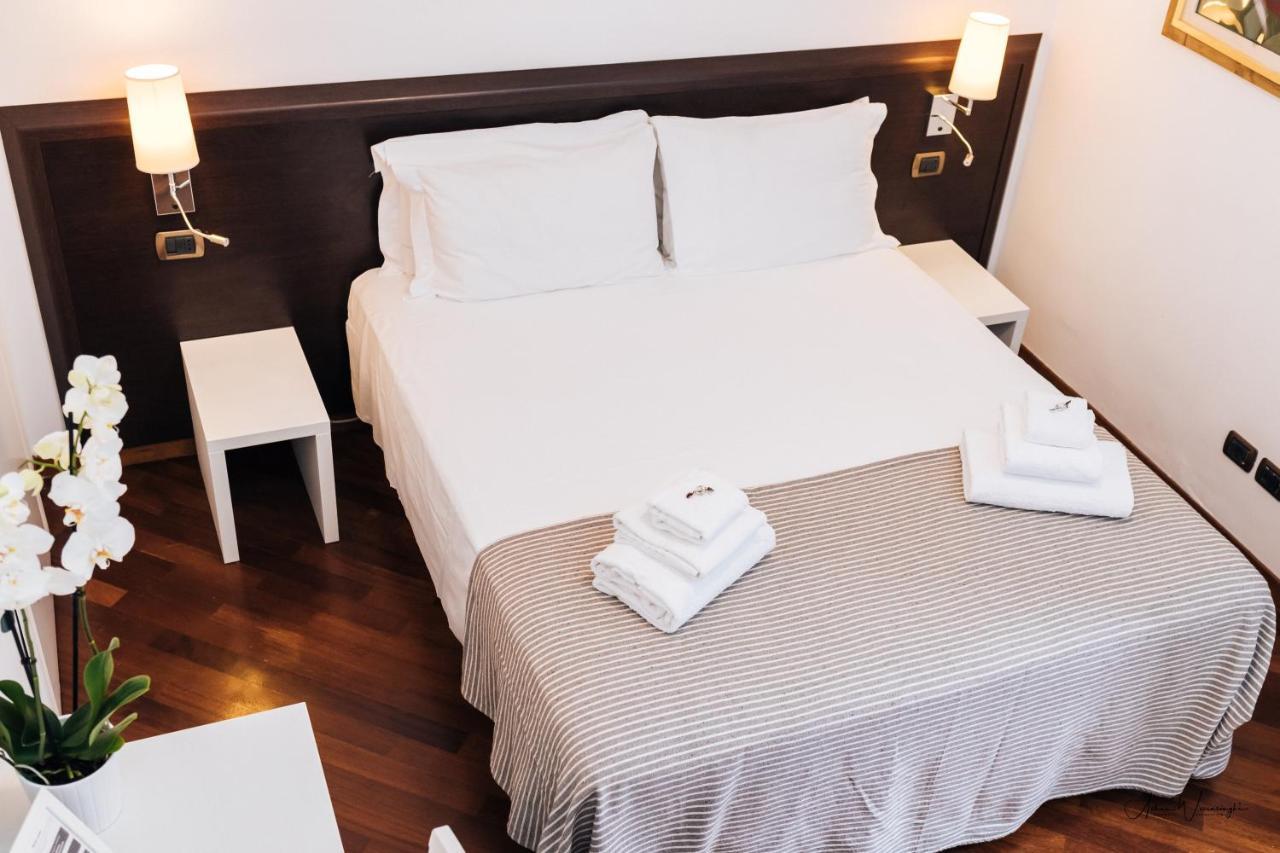 Deluxe Room,1151178855:JPEG