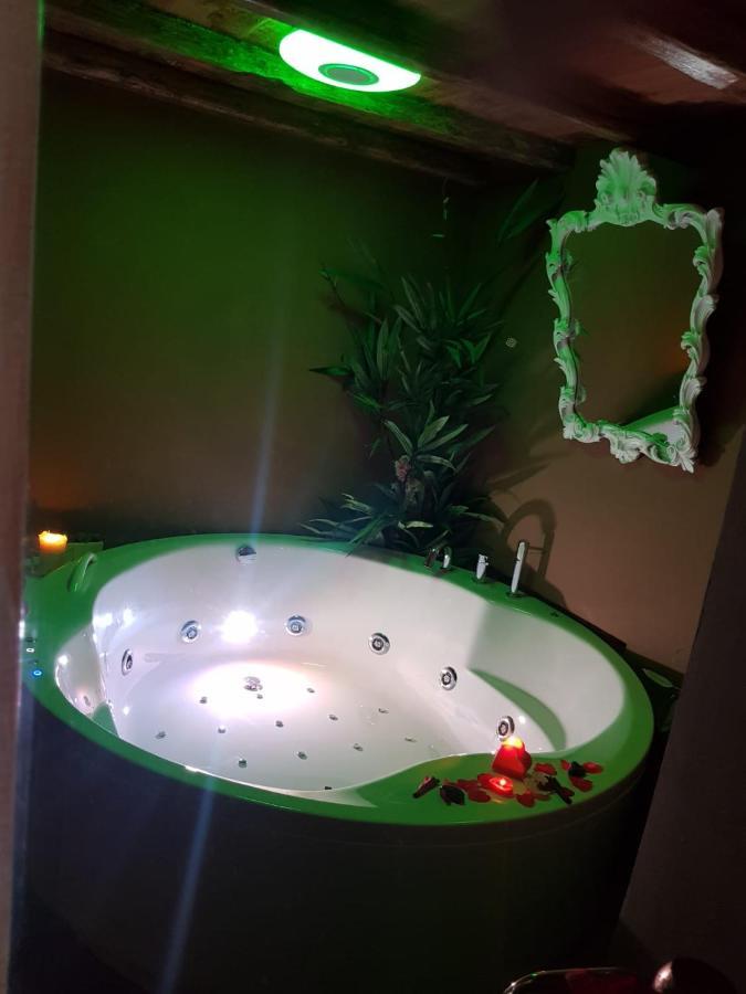 Suite Spa Bath