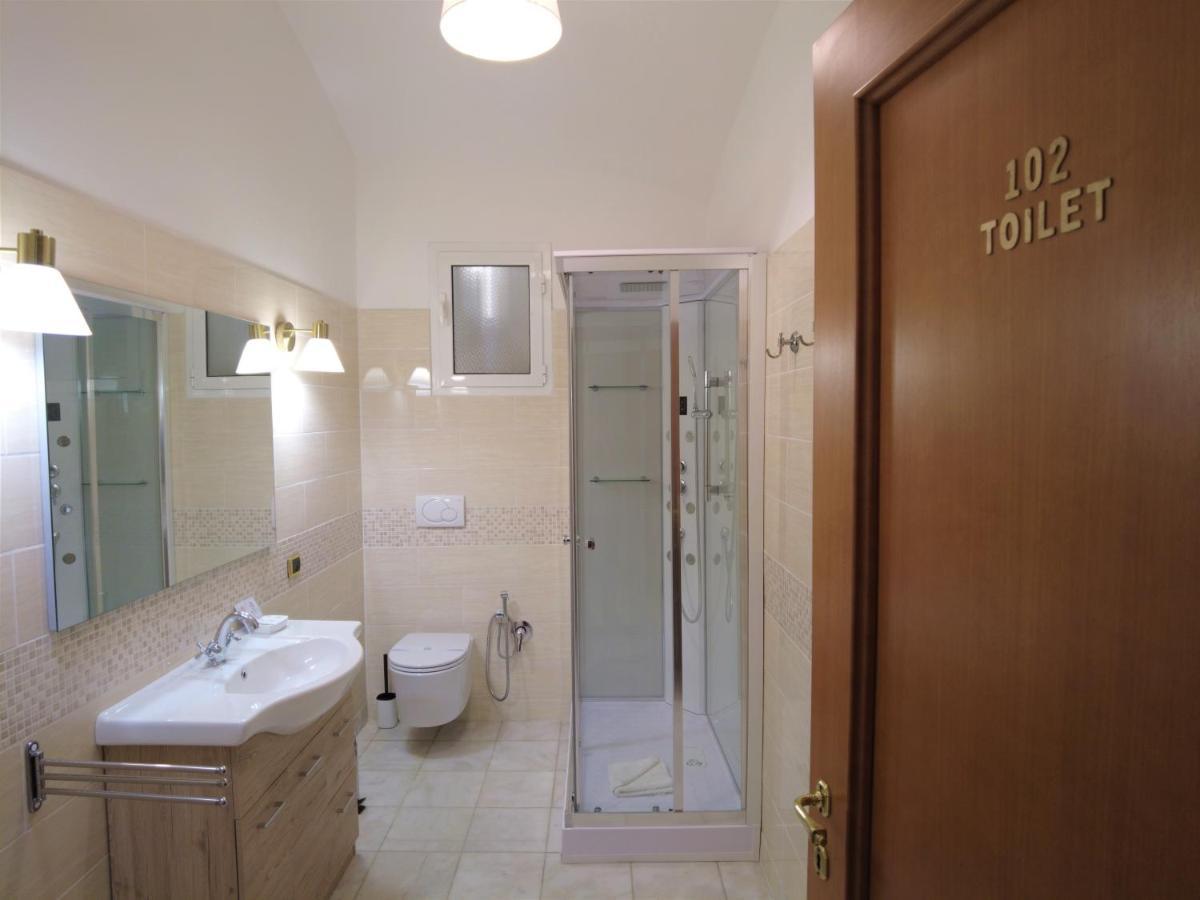 Double Room Private External Bathroom