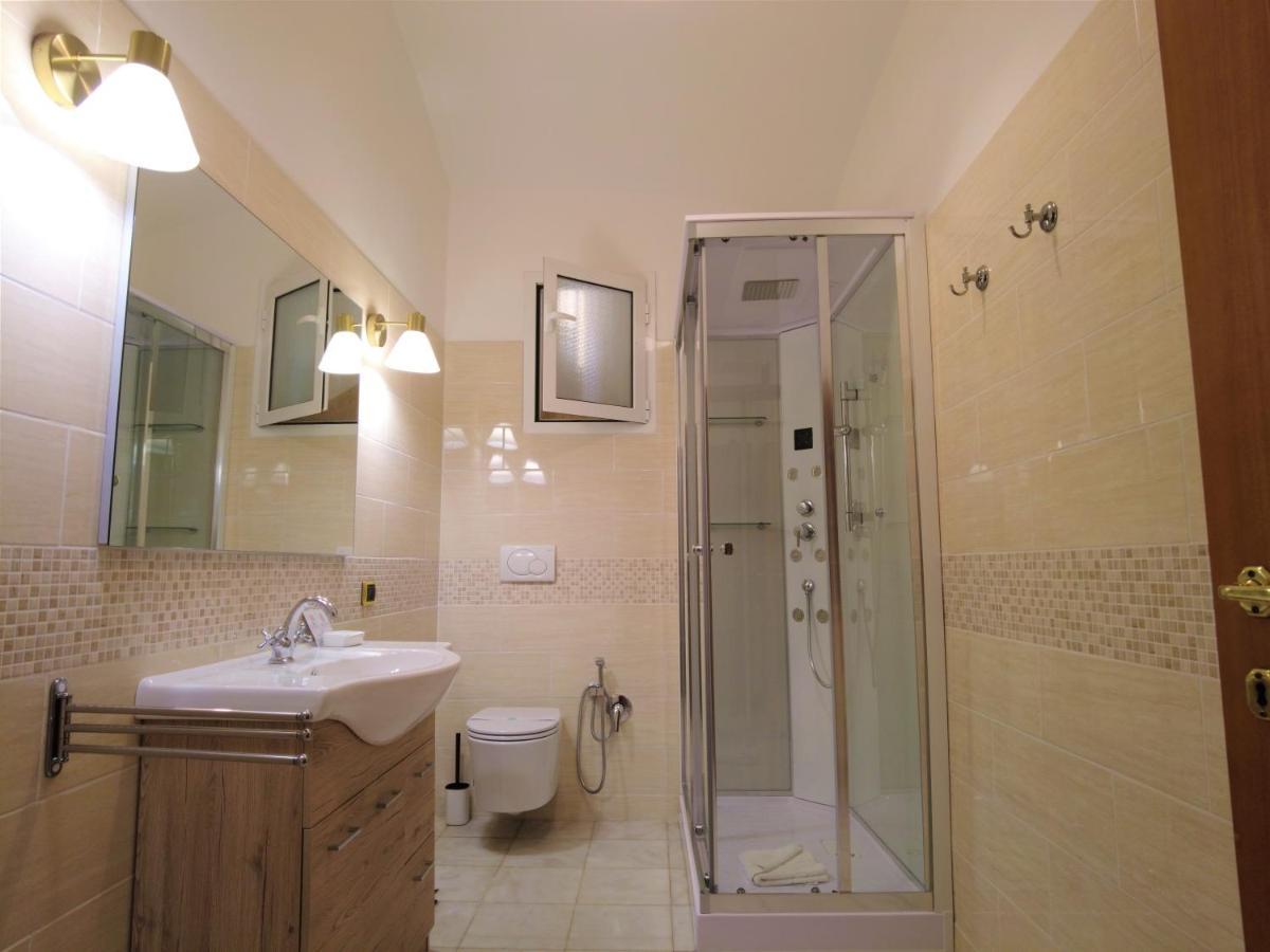 Double Room Private External Bathroom