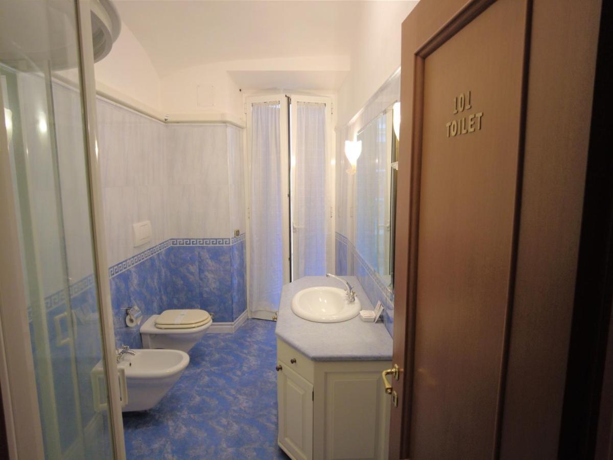 Double Room Private External Bathroom