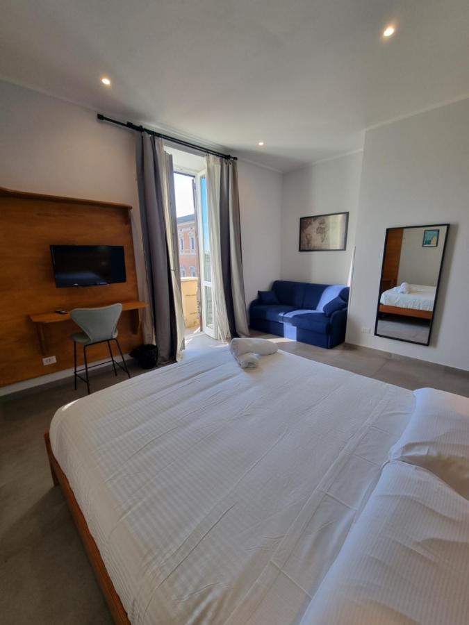Deluxe Double Room with Balcony,1527665974:JPEG