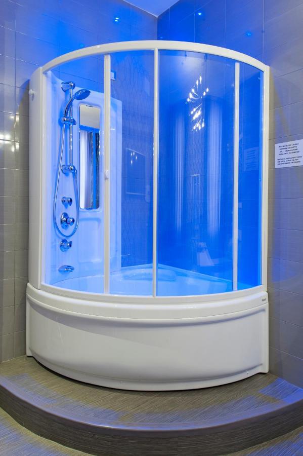 Deluxe Room Hot Tub