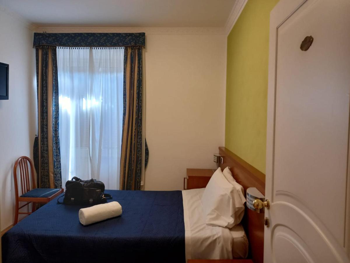 Small Double Room,1201843888:JPEG