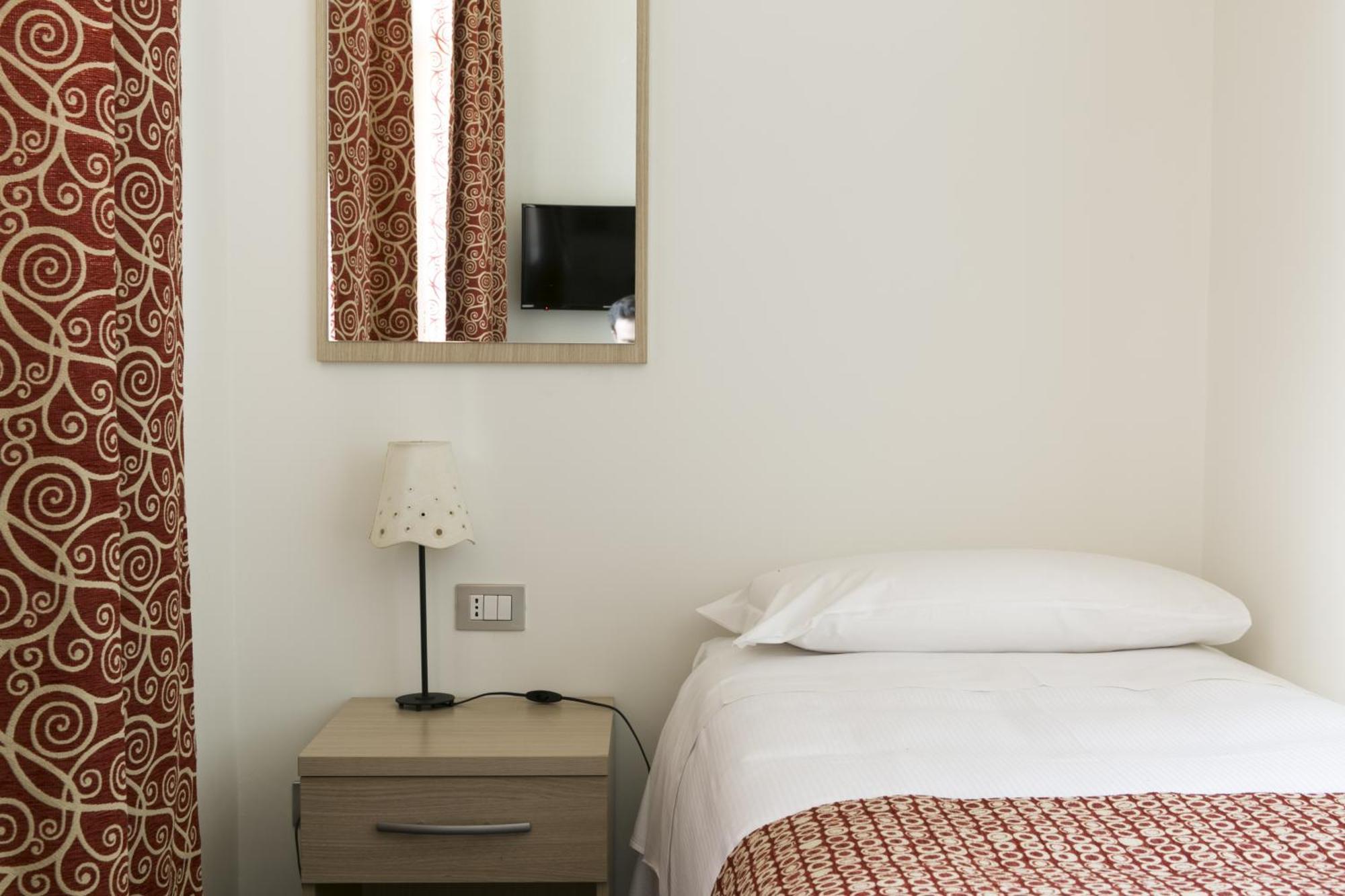 Single Room,175296447:JPEG