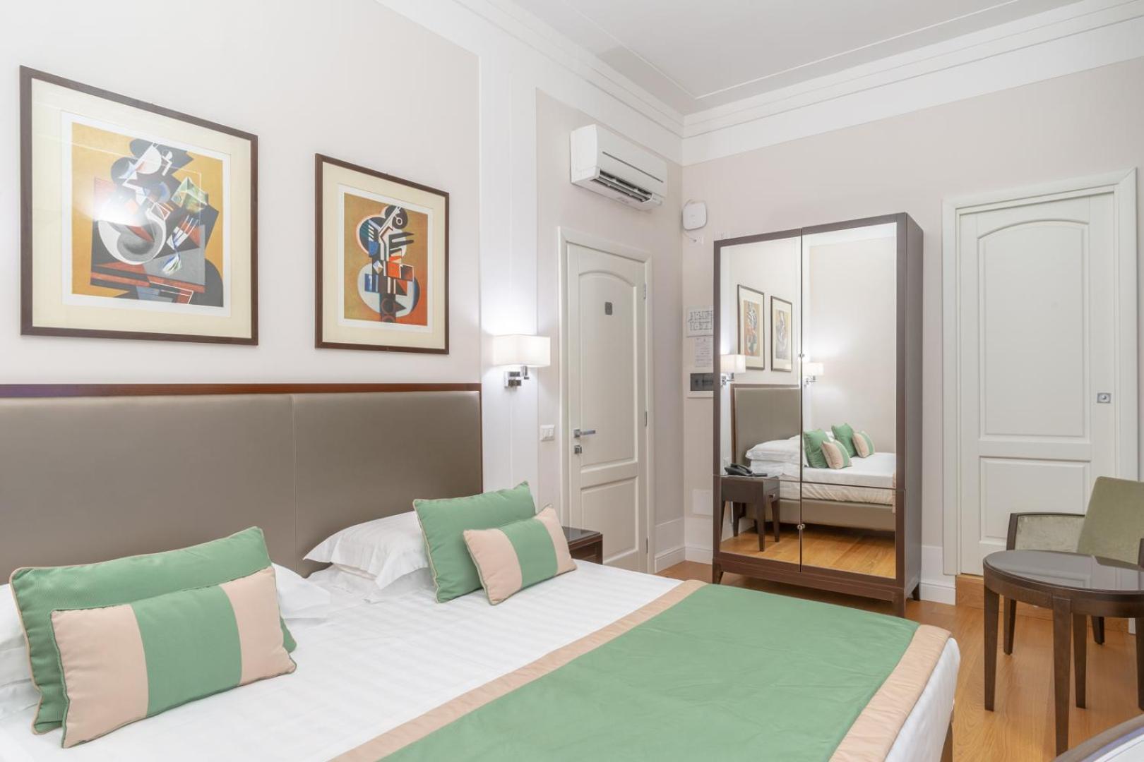 Superior Double or Twin Room,1209553261:JPEG