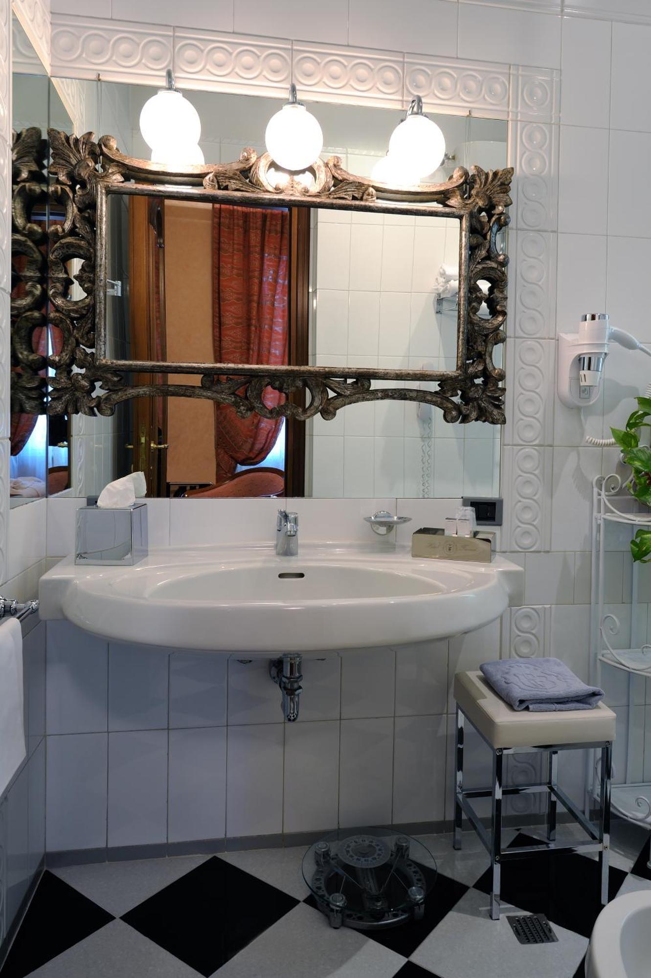 Superior Double or Twin Room,1213876666:JPEG