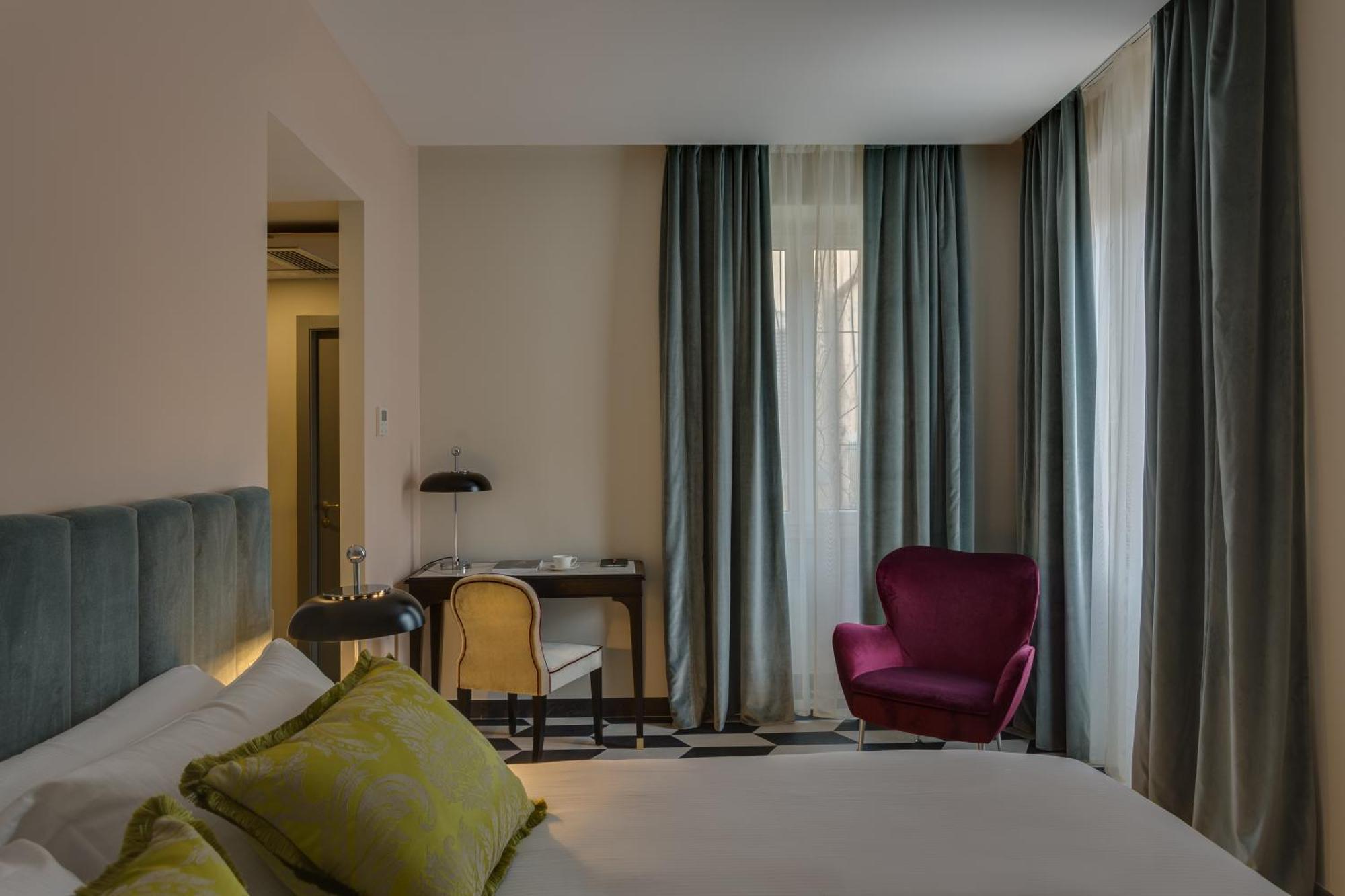 Standard Suite,1663045720:JPEG