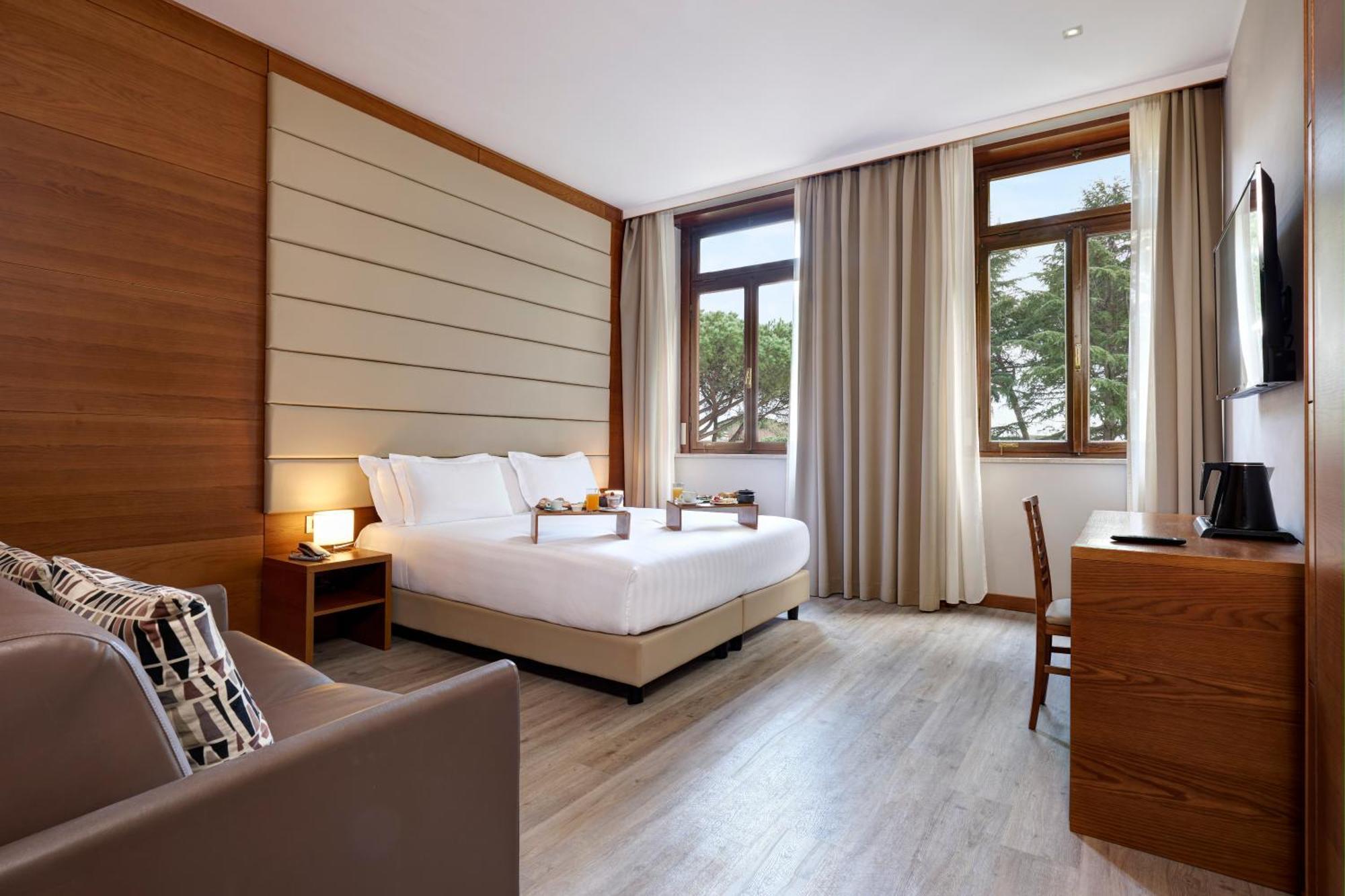 Deluxe Executive Double or Twin Room,1226981222:JPEG