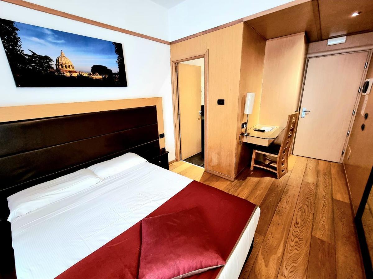 Standard Double or Twin Room,967976254:JPEG