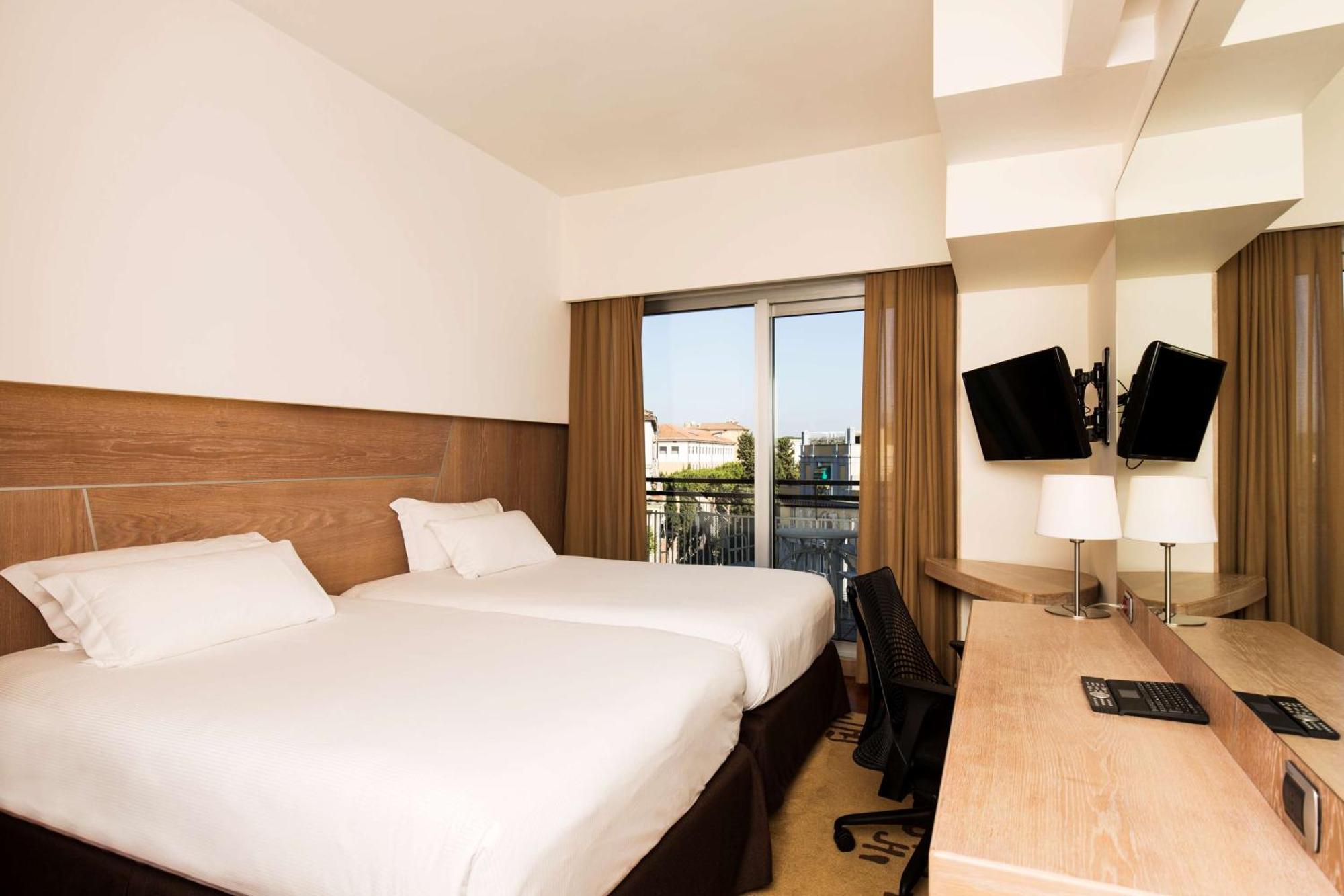 Quarto com 2 Camas de Casal - Acessível para Hóspedes com Mobilidade Reduzida