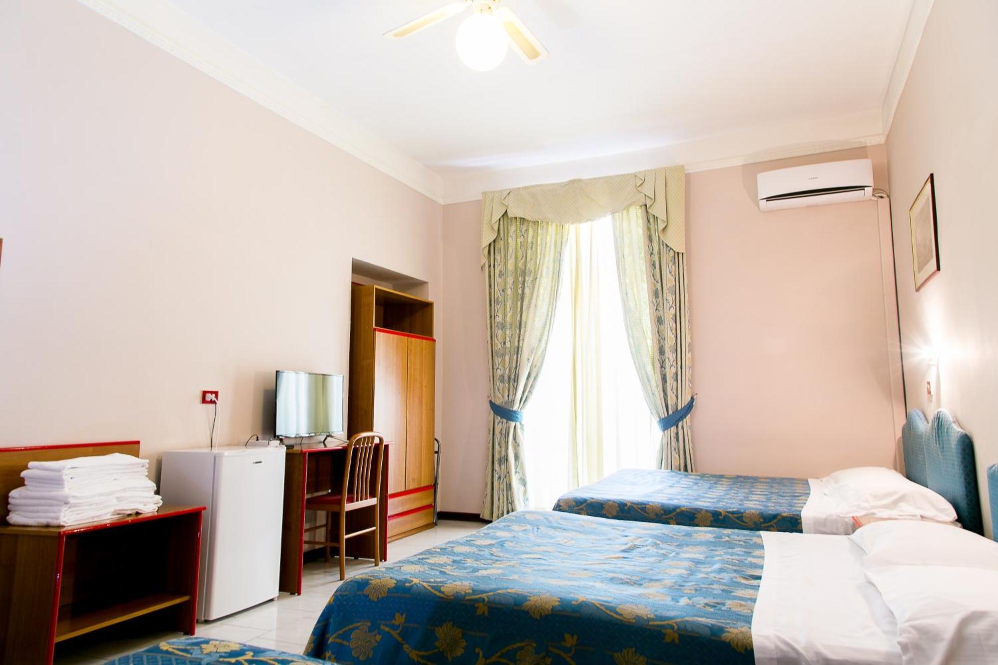 Quadruple Room,1279582981:JPEG