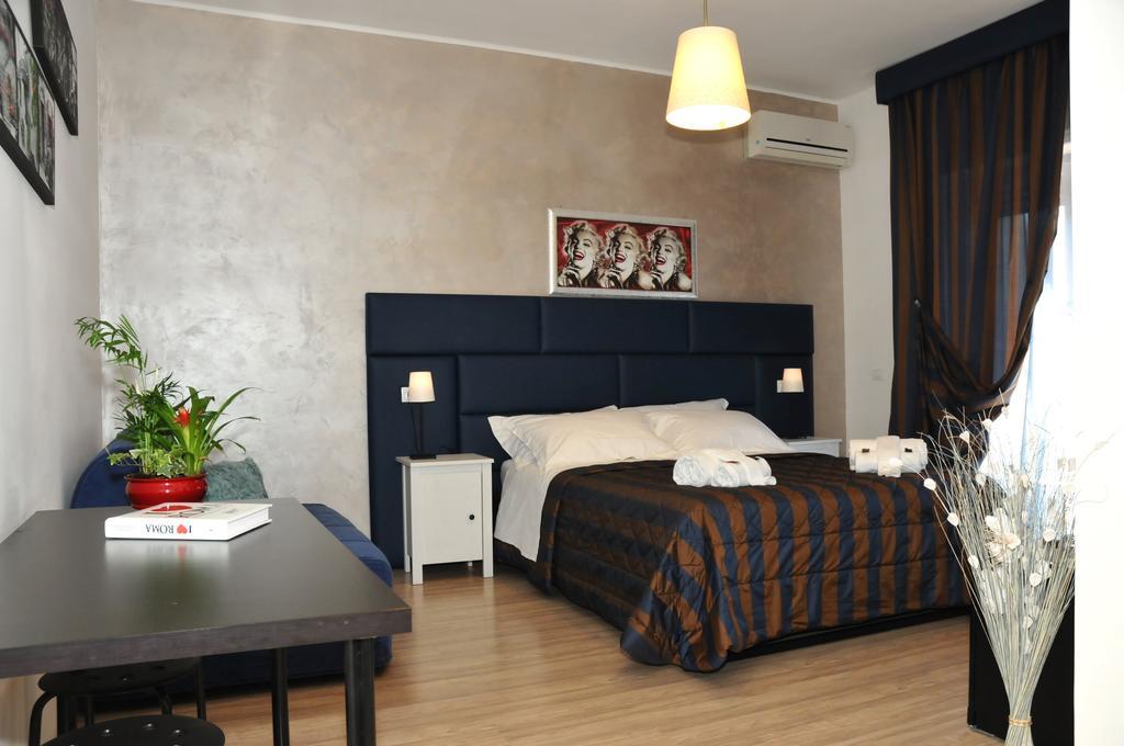 Deluxe Three-Bedroom Apartment,685902546:JPEG