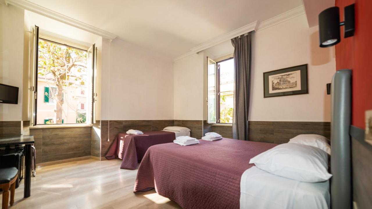 Triple Room,1322588659:JPEG