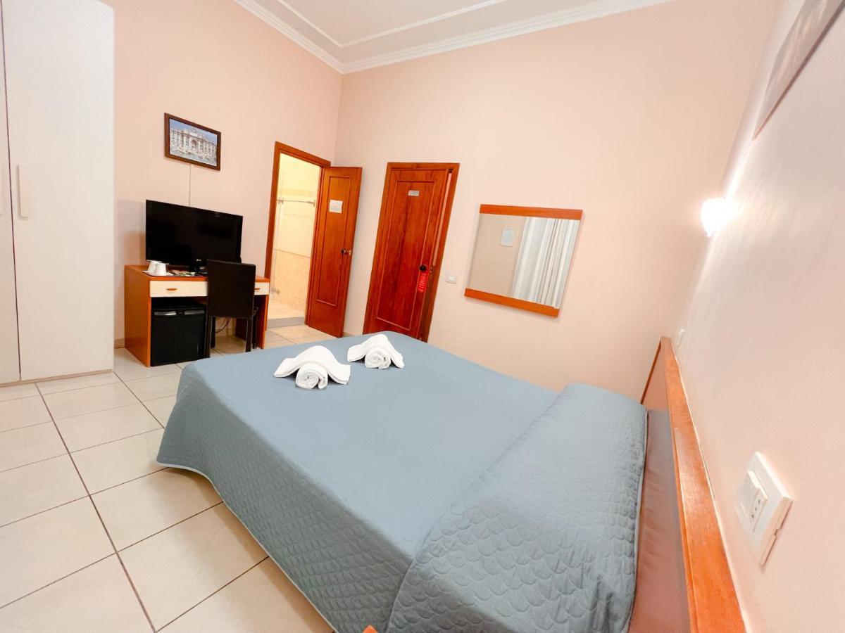 Standard Double Room,1323657211:JPEG