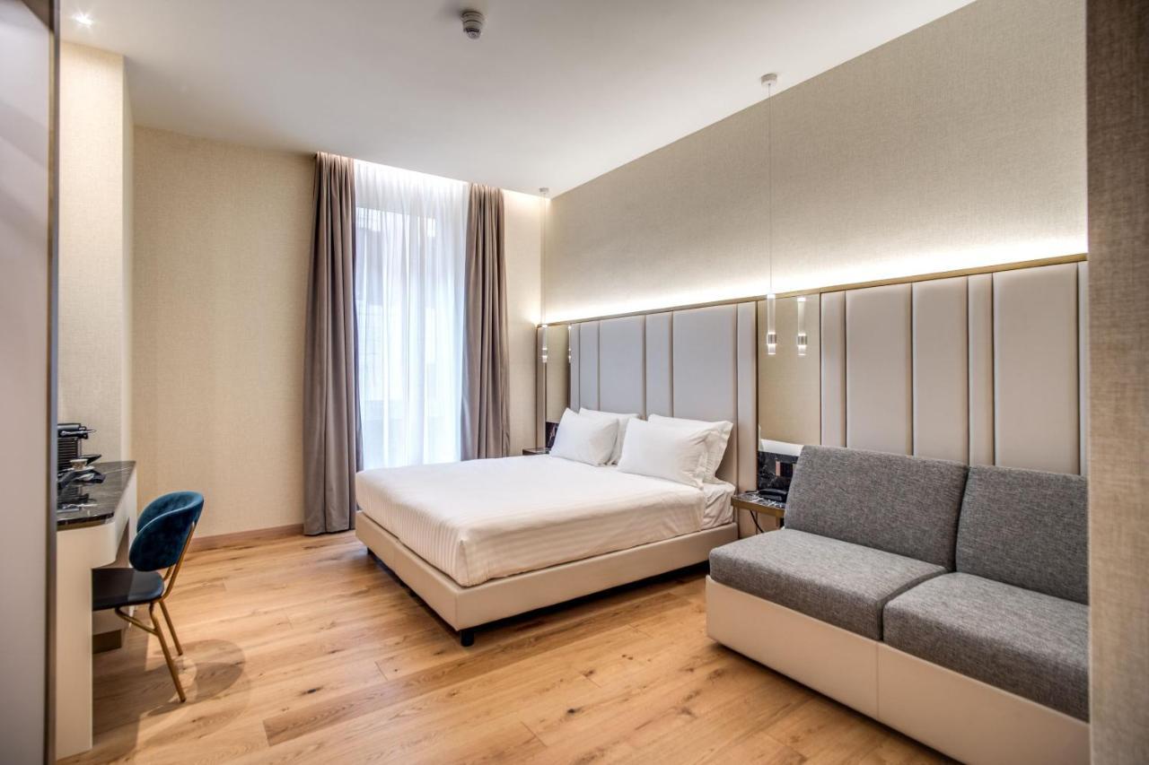Executive Suite,1331474360:JPEG
