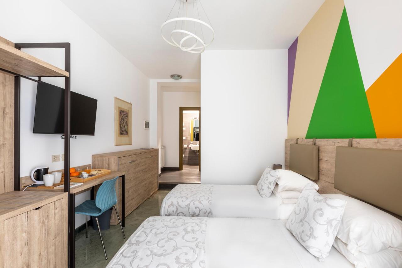 Double or Twin Room,1331401214:JPEG