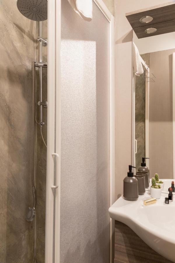Family Room Bathroom,1347746630:JPEG
