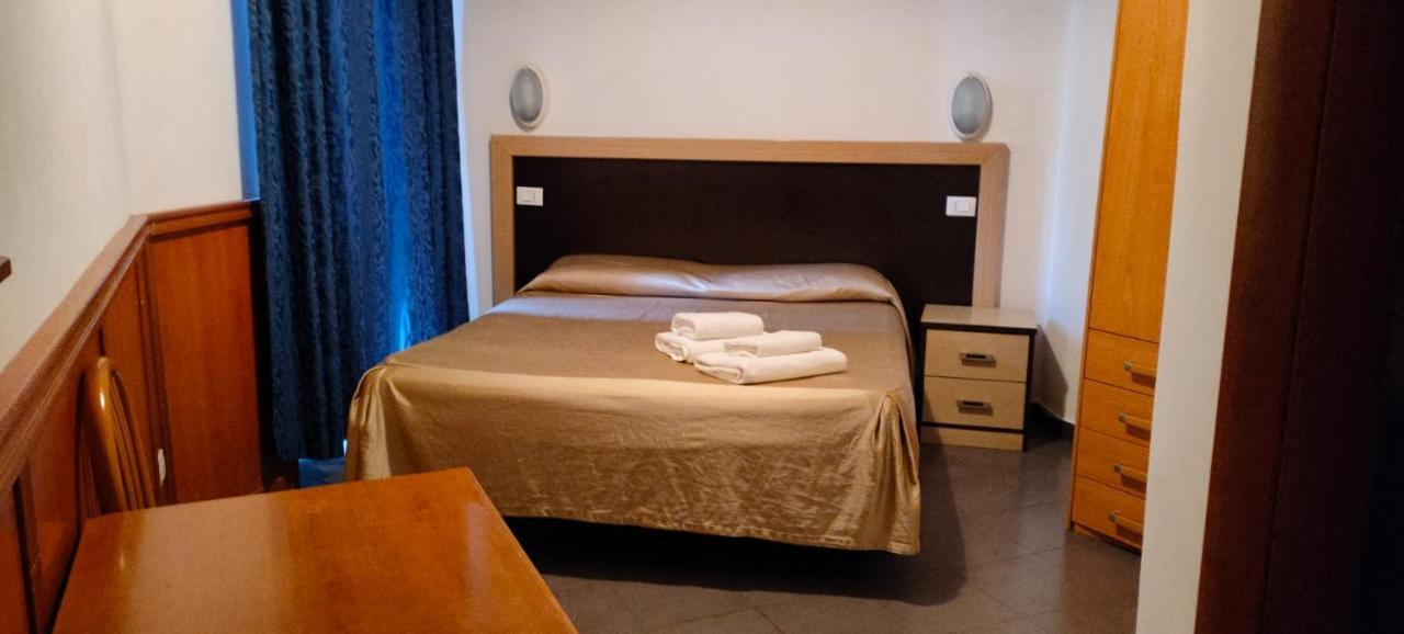 Large Single Room,1348084043:JPEG