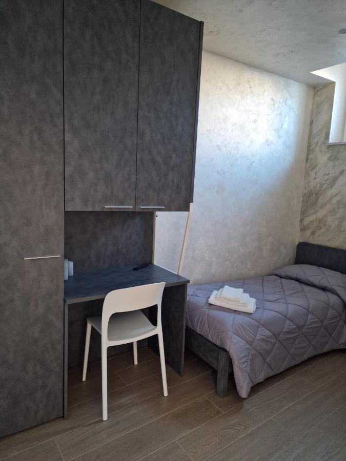 Single Room,1345693166:JPEG