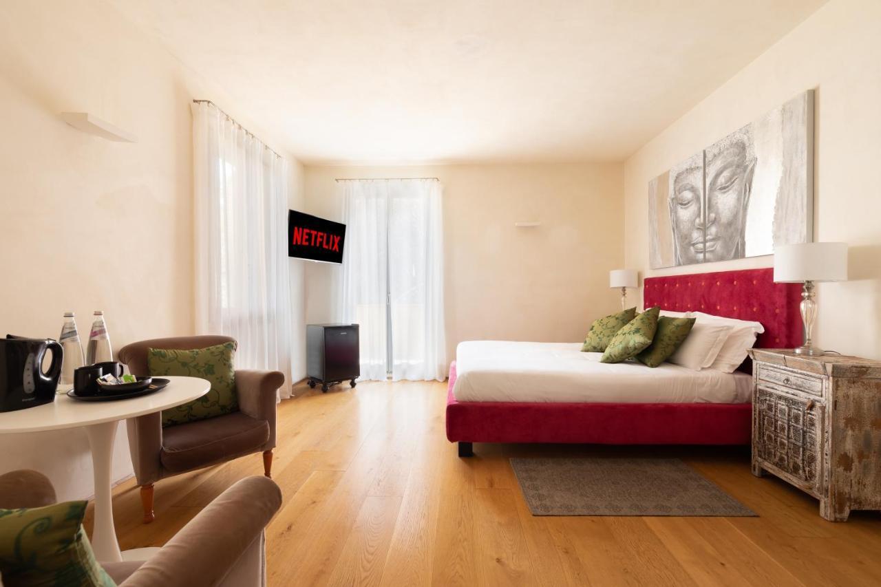Executive Suite,1359101393:JPEG