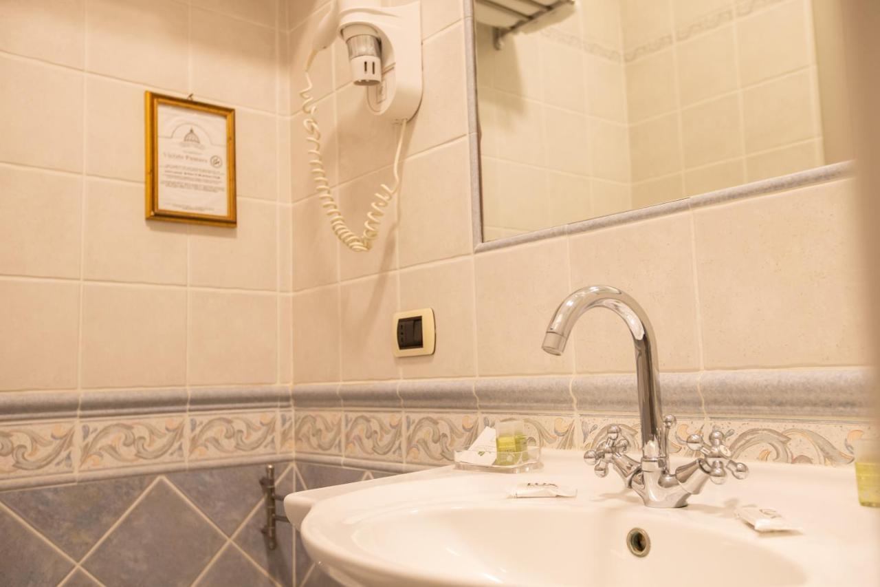 Double Room,1367794244:JPEG