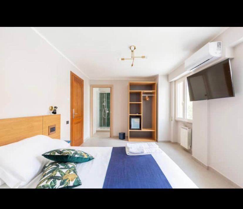 Double Room Private Bathroom,1388564942:JPEG