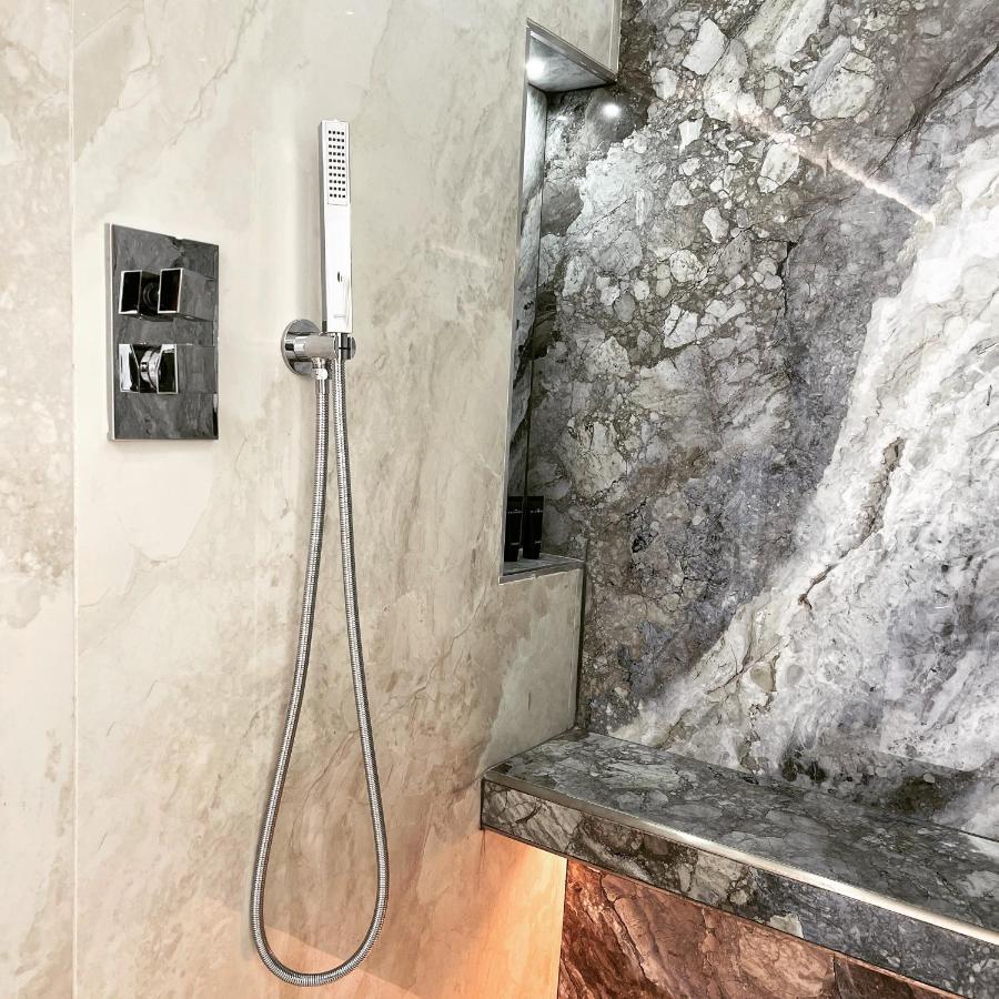 Suite Spa Bath,1611355601:JPEG