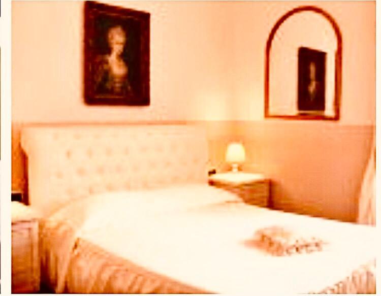 Double Room,1407489977:JPEG