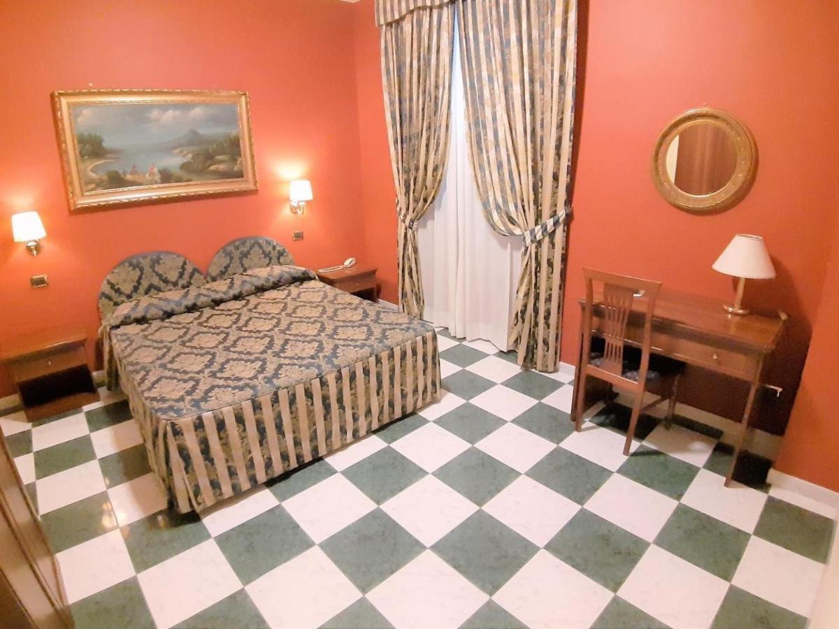 Economy Double or Twin Room,1498486084:JPEG