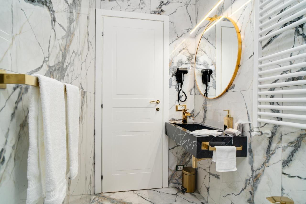 Queen Room,1464748795:JPEG