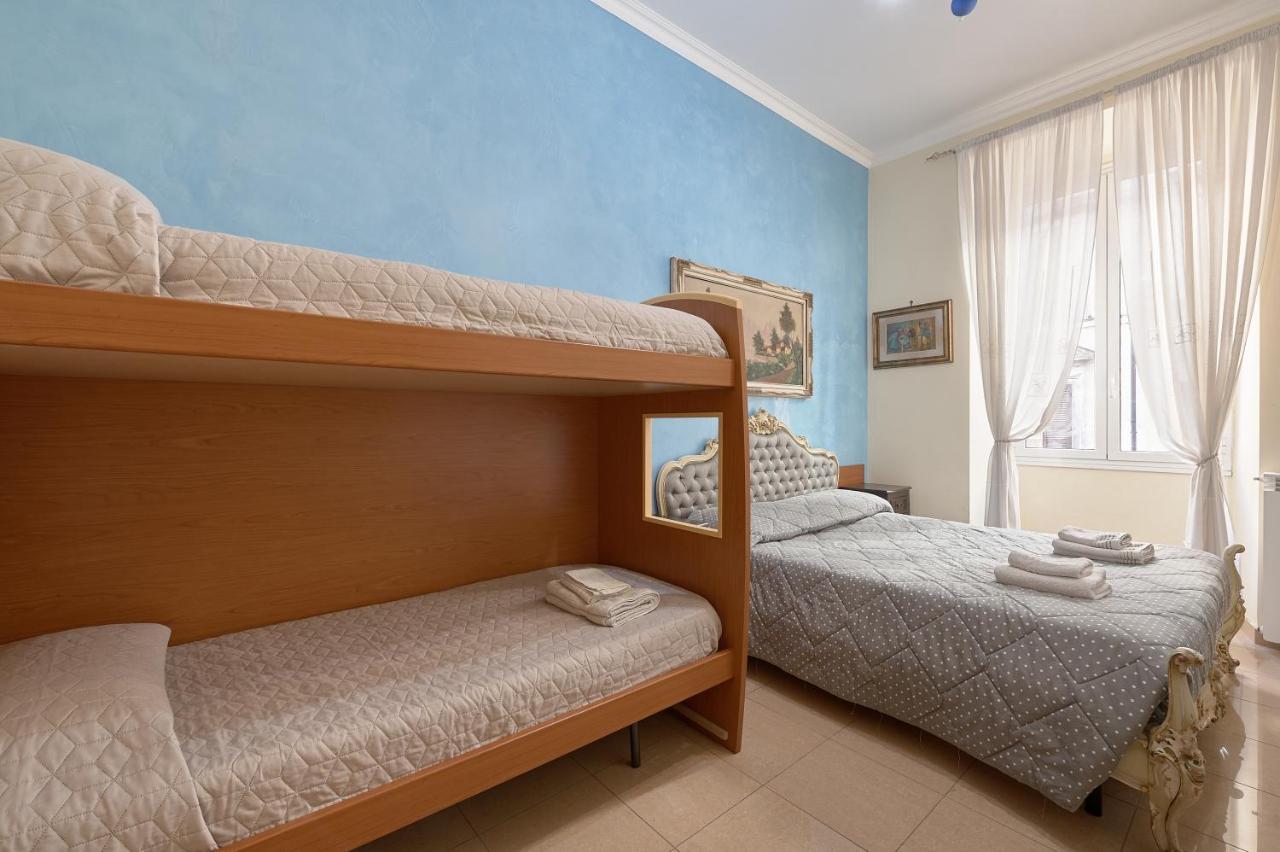 Δίκλινο Δωμάτιο με Ιδιωτικό Εξωτερικό Μπάνιο