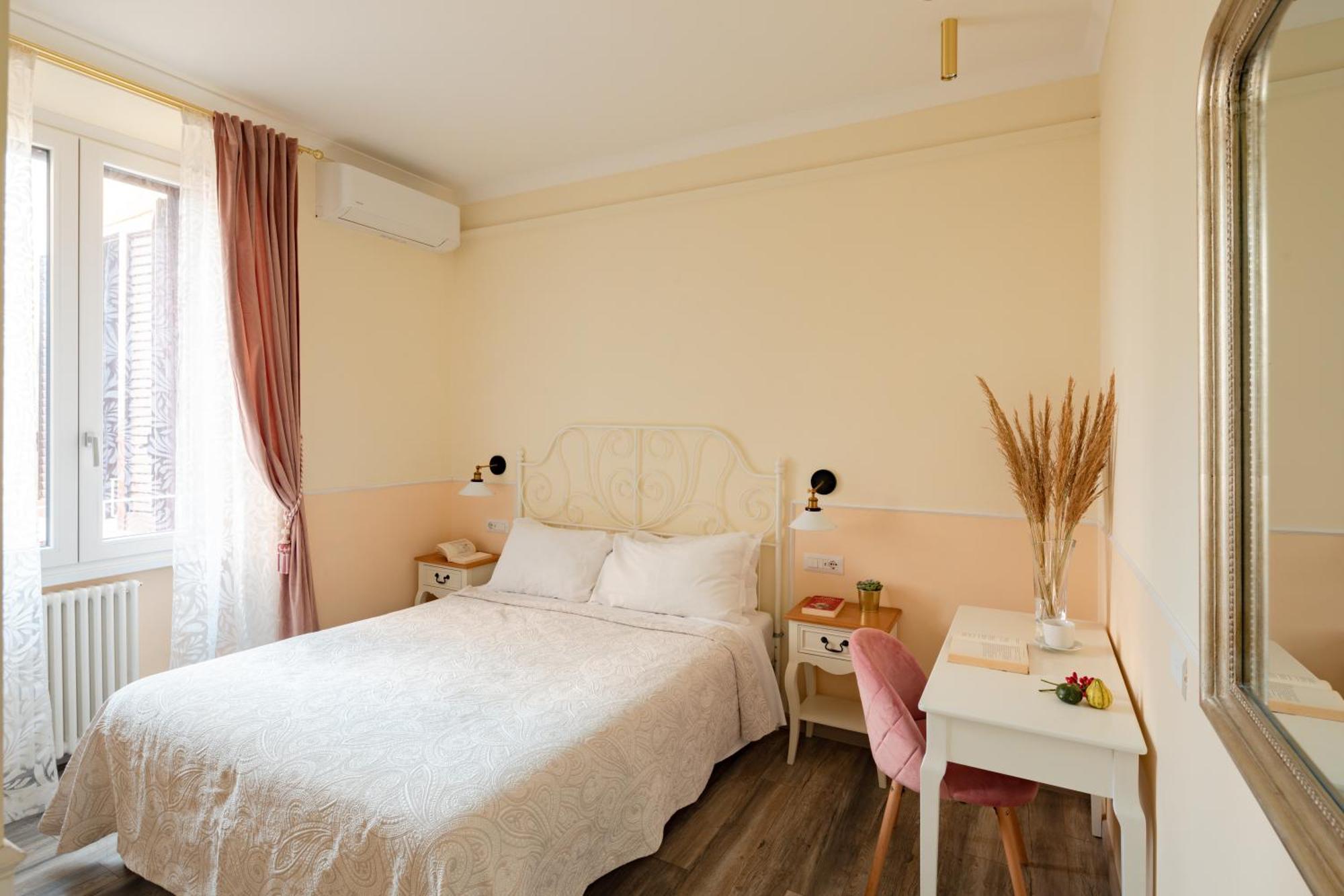 Double Room,1523417575:JPEG