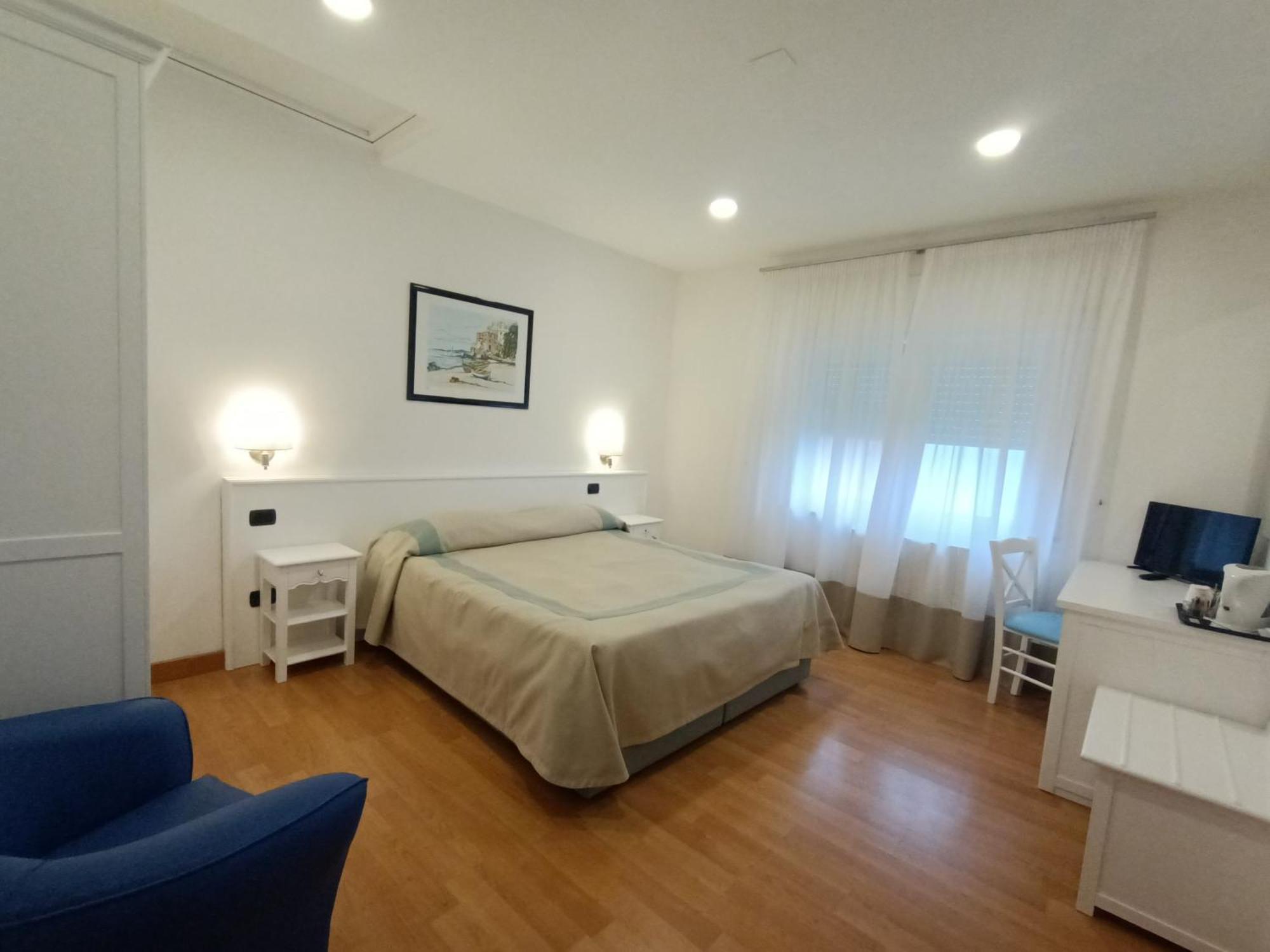 Double or Twin Room with Sea View,1547773546:JPEG