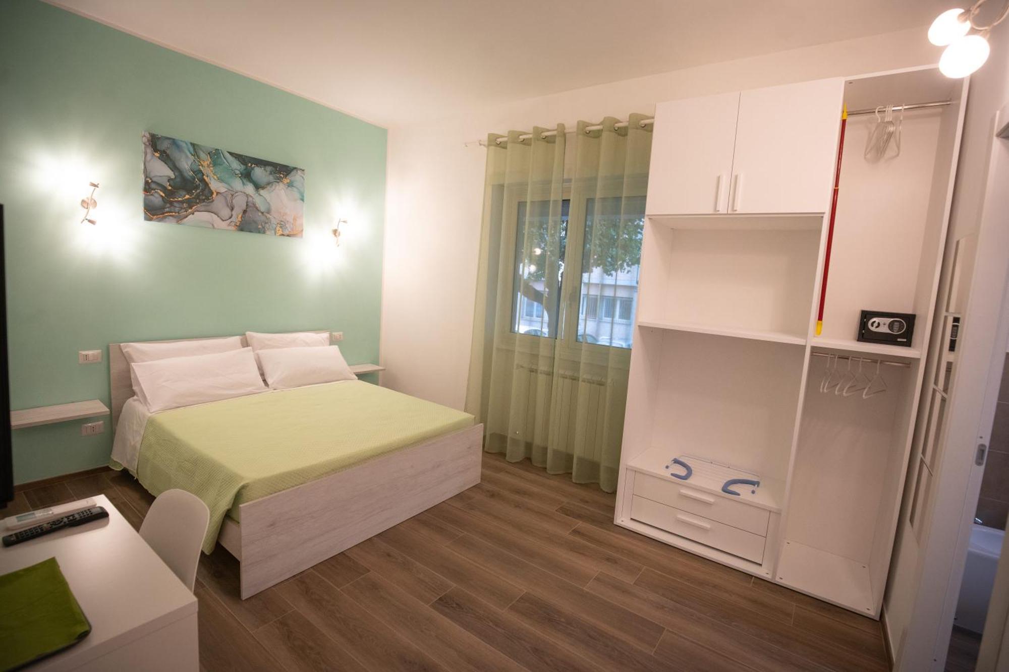 Large Double Room,1534183027:JPEG