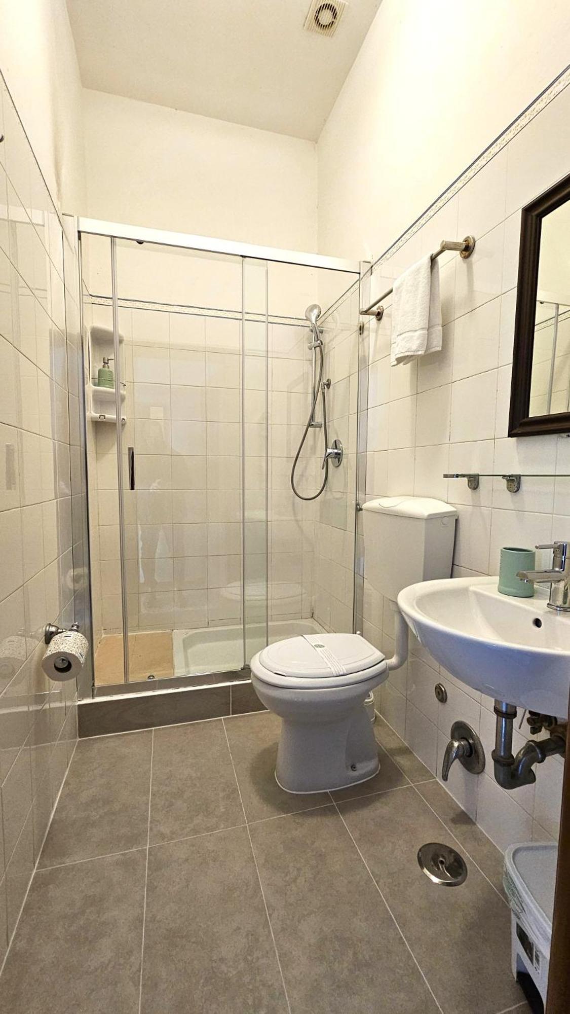 Triple Room Private Bathroom,1673950307:JPEG