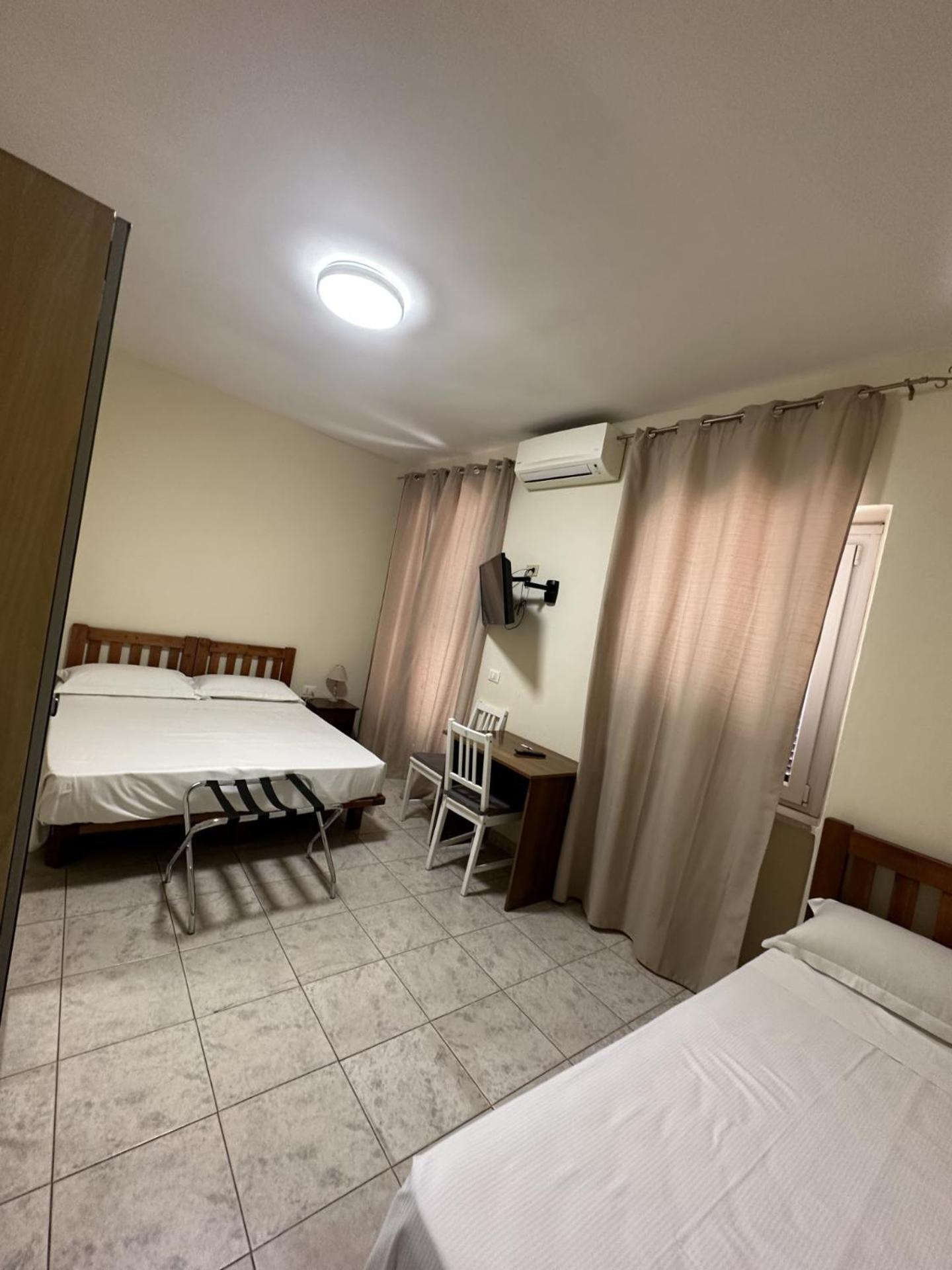 Triple Room,1546036543:JPEG