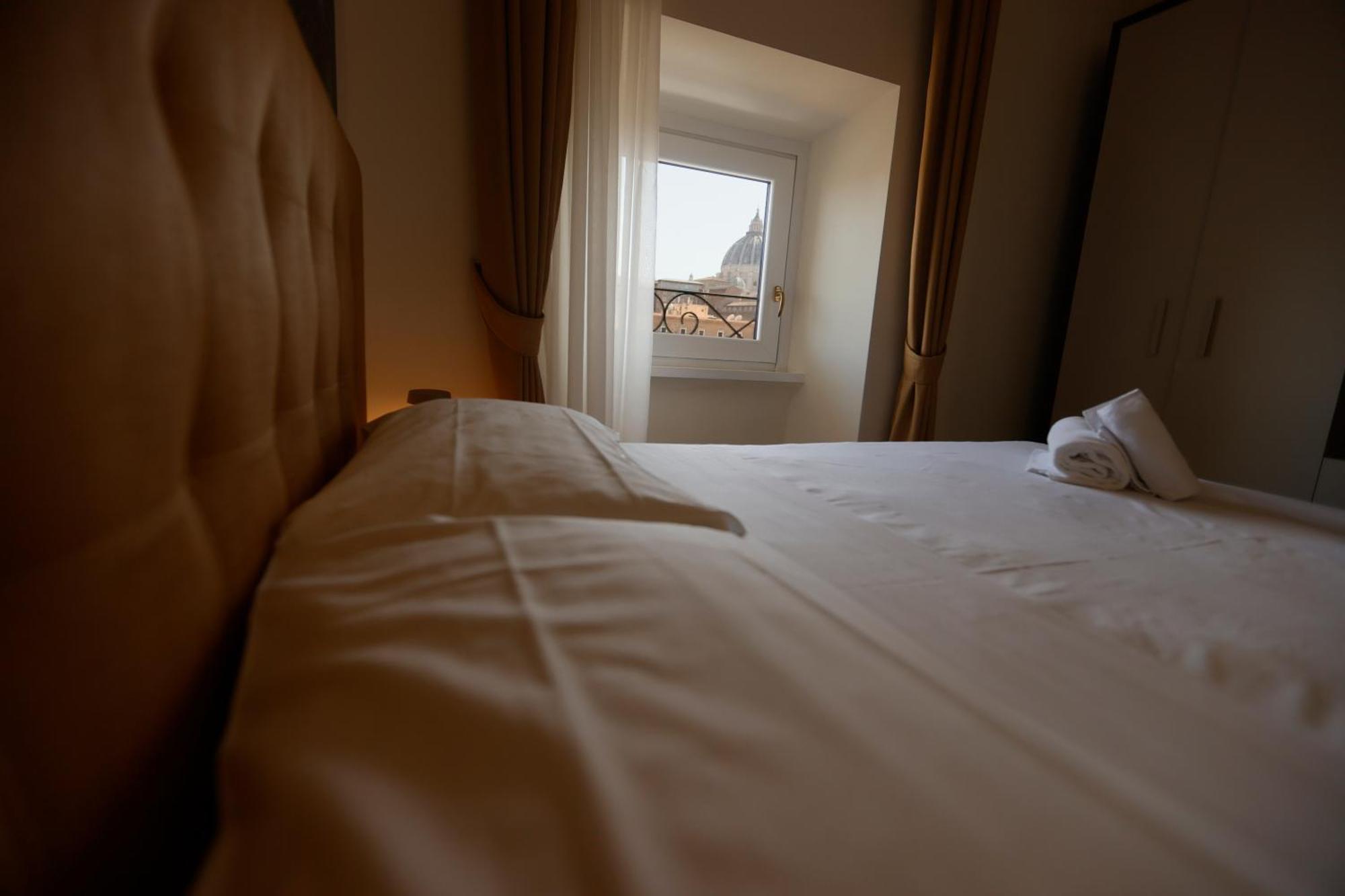 Double or Twin Room City View,1548295900:JPEG