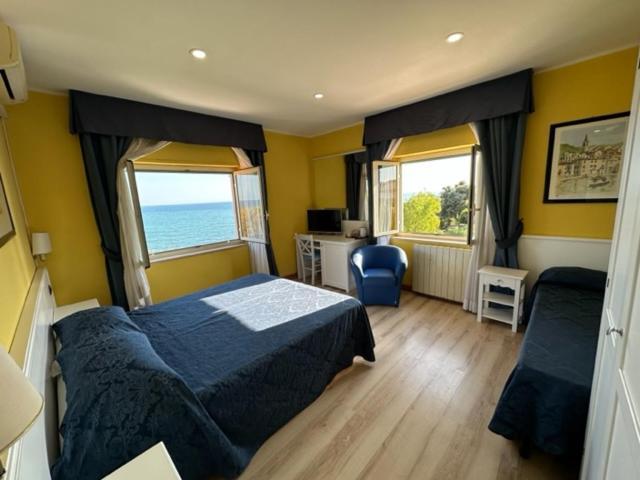 Triple Room Sea View,1533206485:JPEG