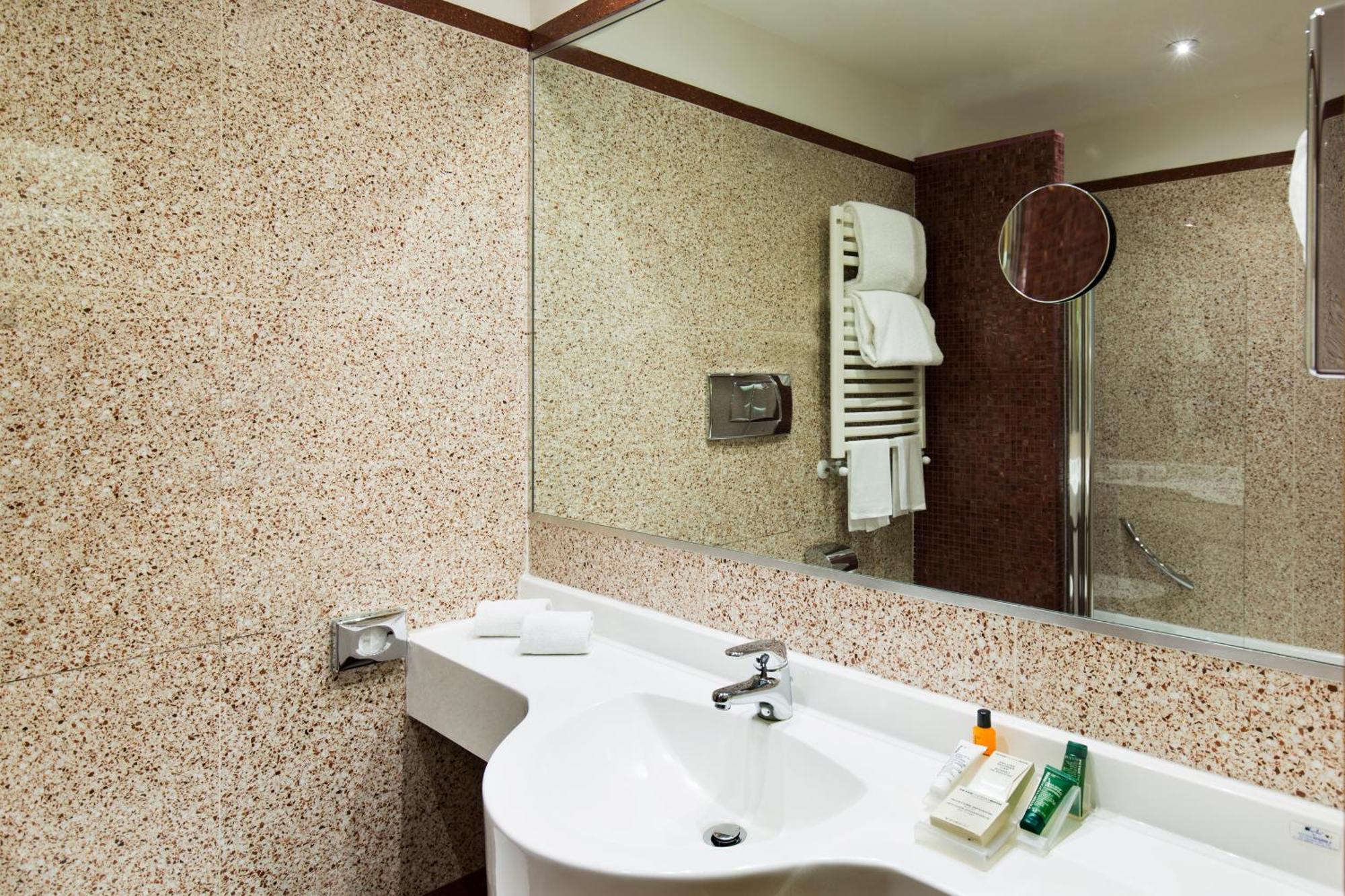 Quarto com Cama King-size
