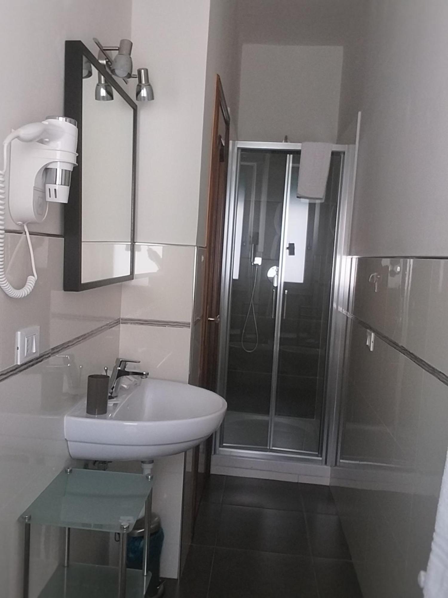 Double Room Private External Bathroom,1089842072:JPEG